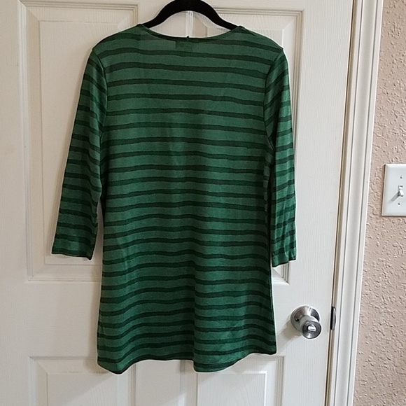 One world top - Picture 2 of 3